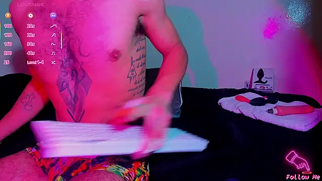 Piggy Eddy online show from April 2026 02:26:01 PM