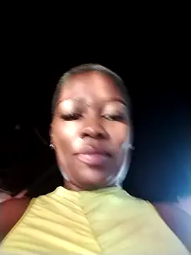 Snapshot of bigbootyboohle chatting on November 2025 04:17:02 PM bigbootyboohle online show from November 2025 04:17:02 PM