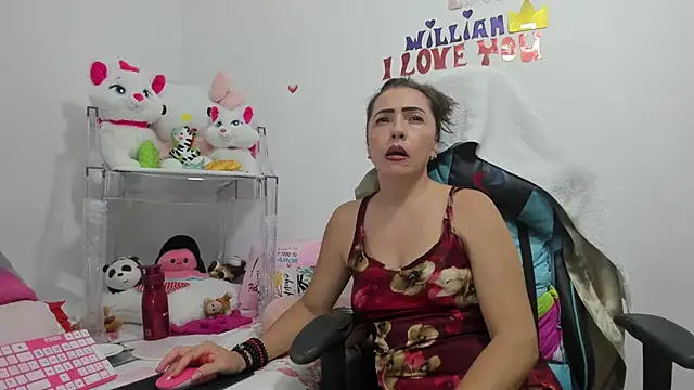 GatitaSexy Hotwet4u online show from December 2024 11:30:01 PM
