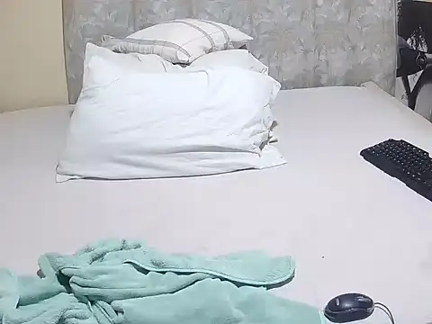 slender sweet online show from May 2026 11:04:02 AM