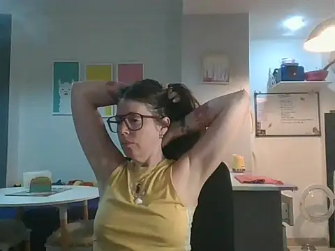 Snapshot of Calentandote chatting on October 2025 08:13:01 AM Calentandote online show from October 2025 08:13:01 AM
