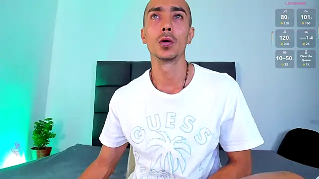 steven hott8 online show from December 2025 04:11:01 PM