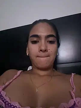 Snapshot of NatyFerrer_ chatting on June 2026 03:33:01 AM NatyFerrer online show from June 2026 03:33:01 AM