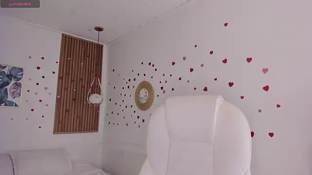 Snapshot of TiffanyWright chatting on February 2026 01:23:01 PM TiffanyWright online show from February 2026 01:23:01 PM