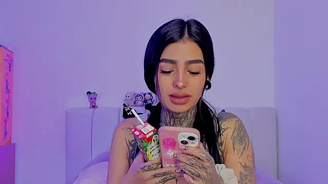 Snapshot of shadowcatt_ chatting on October 2025 07:13:02 PM shadowcatt online show from October 2025 07:13:02 PM