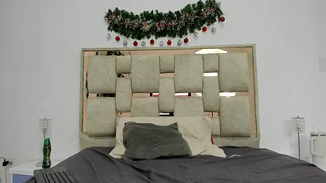 Snapshot of Saraa_lov chatting on December 2024 09:18:02 AM Saraa lov online show from December 2024 09:18:02 AM