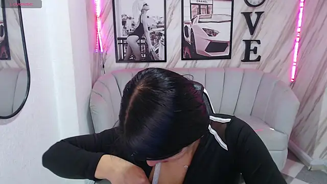  samantha b online show from March 2025 12:46:01 PM