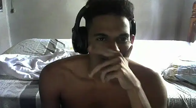 RenziTatte online show from December 2024 01:39:01 PM