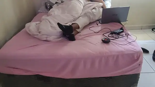 RenziTatte online show from September 2025 06:11:02 PM