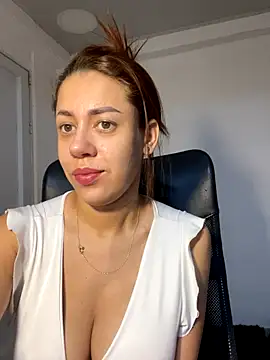 AnnbellaRosse online show from September 2025 03:50:01 PM