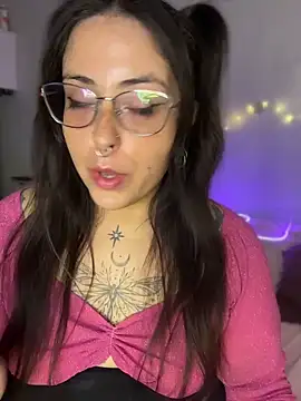 Mizztikaa online show from April 2026 06:58:01 PM
