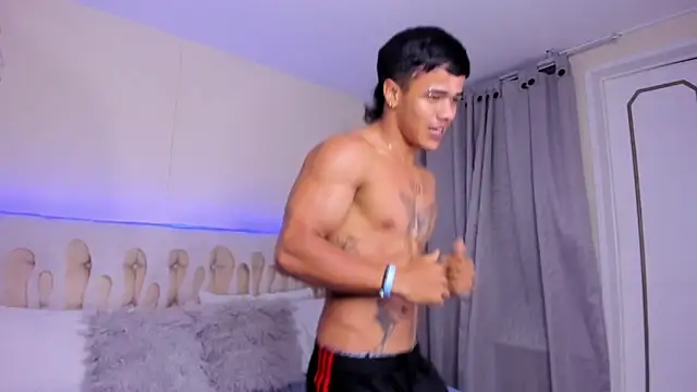 Snapshot of Rob_saenz_ chatting on December 2024 01:04:01 AM Rob saenz online show from December 2024 01:04:01 AM