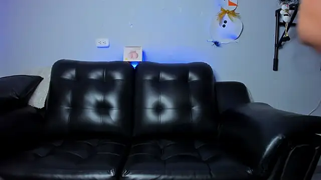 Snapshot of Rob_saenz_ chatting on December 2024 05:19:02 PM Rob saenz online show from December 2024 05:19:02 PM