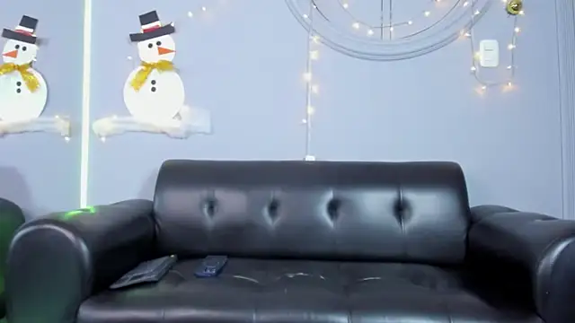 Snapshot of Rob_saenz_ chatting on December 2024 07:57:01 PM Rob saenz online show from December 2024 07:57:01 PM