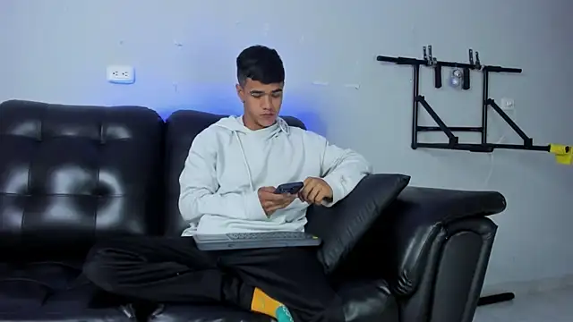 Snapshot of Rob_saenz_ chatting on January 2025 12:35:01 PM Rob saenz online show from January 2025 12:35:01 PM