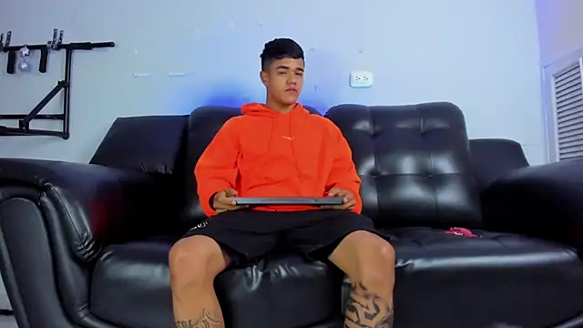 Snapshot of Rob_saenz_ chatting on January 2025 12:58:01 PM Rob saenz online show from January 2025 12:58:01 PM