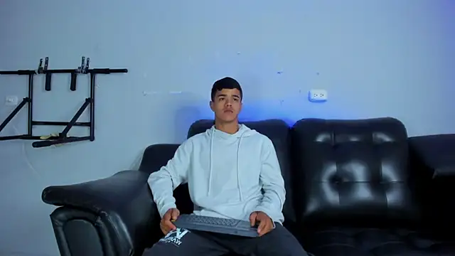 Snapshot of Rob_saenz_ chatting on January 2025 12:38:01 PM Rob saenz online show from January 2025 12:38:01 PM