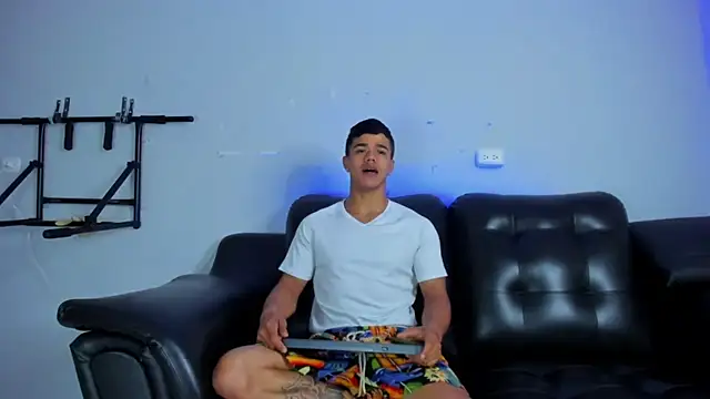 Snapshot of Rob_saenz_ chatting on January 2025 03:40:01 PM Rob saenz online show from January 2025 03:40:01 PM