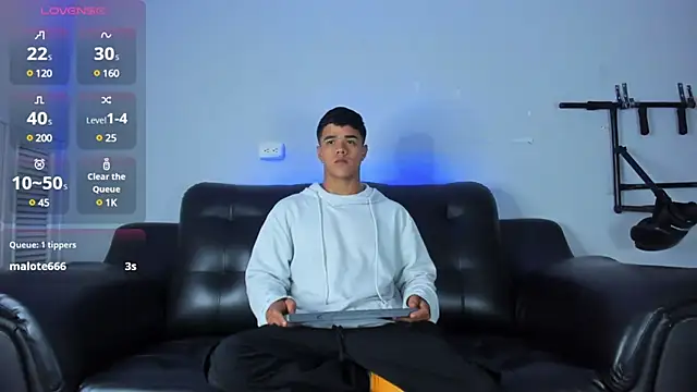 Snapshot of Rob_saenz_ chatting on February 2025 01:06:01 PM Rob saenz online show from February 2025 01:06:01 PM