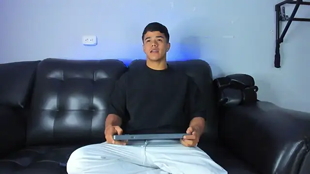 Snapshot of Rob_saenz_ chatting on February 2025 01:21:02 PM Rob saenz online show from February 2025 01:21:02 PM