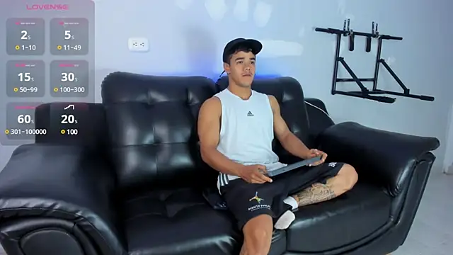 Snapshot of Rob_saenz_ chatting on March 2025 01:28:02 PM Rob saenz online show from March 2025 01:28:02 PM