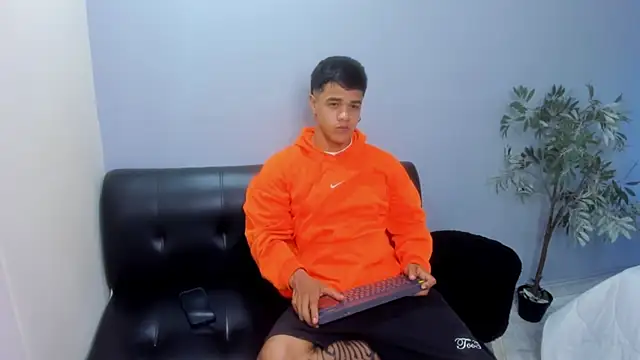 Snapshot of Rob_saenz_ chatting on March 2025 10:10:02 PM Rob saenz online show from March 2025 10:10:02 PM