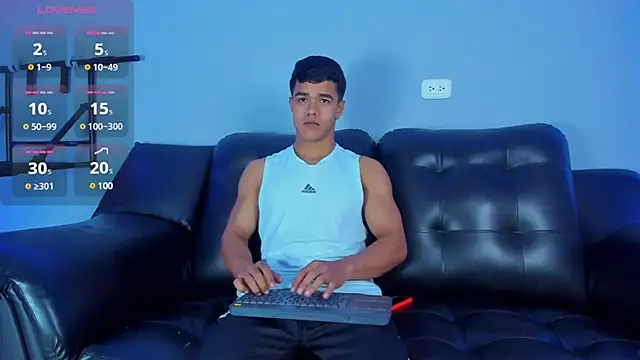 Snapshot of Rob_saenz_ chatting on March 2025 01:40:01 PM Rob saenz online show from March 2025 01:40:01 PM