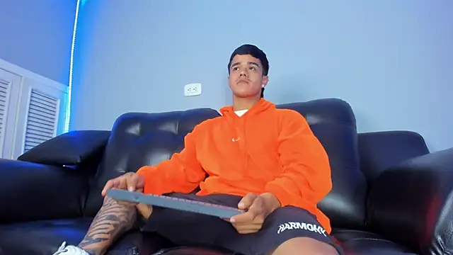 Snapshot of Rob_saenz_ chatting on March 2025 02:03:01 PM Rob saenz online show from March 2025 02:03:01 PM