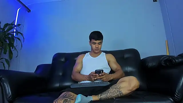 Snapshot of Rob_saenz_ chatting on September 2025 03:03:02 PM Rob saenz online show from September 2025 03:03:02 PM