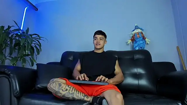 Snapshot of Rob_saenz_ chatting on October 2025 01:08:01 PM Rob saenz online show from October 2025 01:08:01 PM