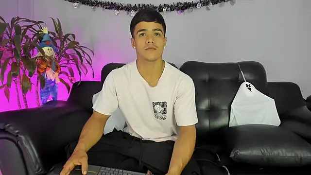 Snapshot of Rob_saenz_ chatting on October 2025 01:11:02 PM Rob saenz online show from October 2025 01:11:02 PM