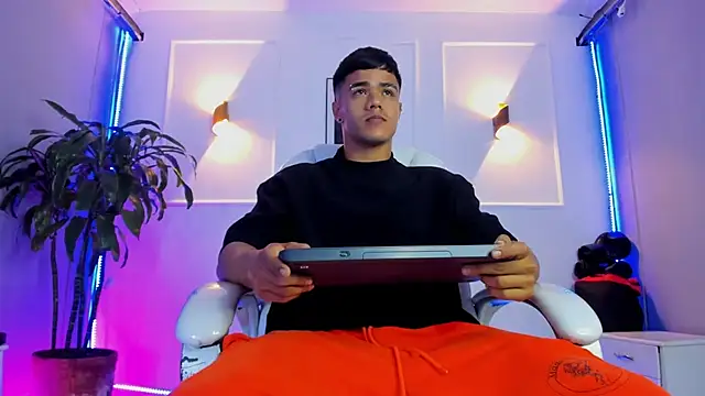 Snapshot of Rob_saenz_ chatting on November 2025 03:34:02 PM Rob saenz online show from November 2025 03:34:02 PM