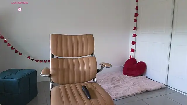 Snapshot of Sapphir3xoxo chatting on February 2025 03:16:01 PM Sapphir3xoxo online show from February 2025 03:16:01 PM