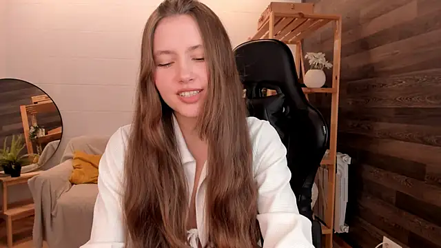 MaryannSoftt online show from October 2025 03:32:01 PM