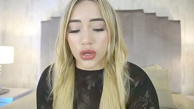 Snapshot of ashlyestone chatting on March 2025 01:52:02 AM ashlyestone online show from March 2025 01:52:02 AM