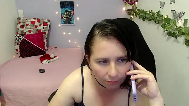 Snapshot of victoria_jones chatting on December 2024 01:34:02 PM victoria jones online show from December 2024 01:34:02 PM