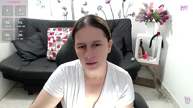 victoria jones online show from May 2026 01:38:01 PM