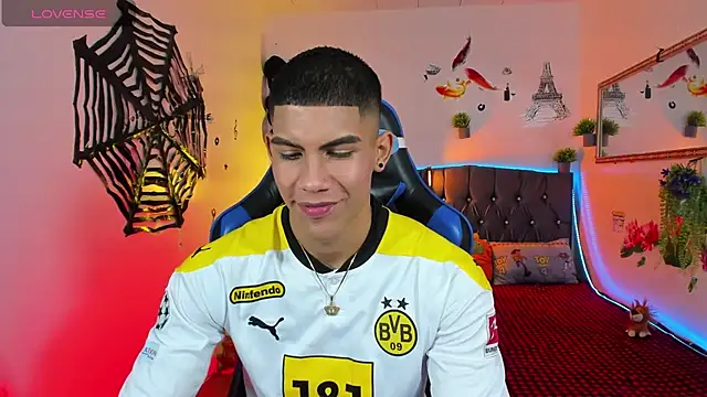 Damian latinxxx online show from October 2025 02:53:02 AM