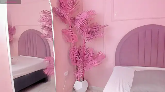 Isabellsmmith online show from September 2025 08:03:01 PM