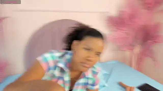 Isabellsmmith online show from October 2025 07:36:01 PM