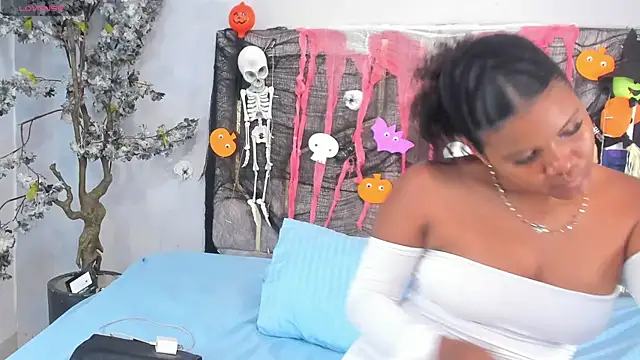 Isabellsmmith online show from October 2025 07:47:01 PM