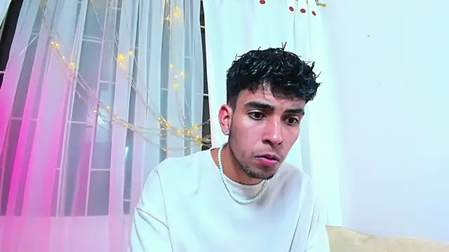 Snapshot of shawn__sanderson1 chatting on February 2025 01:25:02 PM shawn sanderson1 online show from February 2025 01:25:02 PM