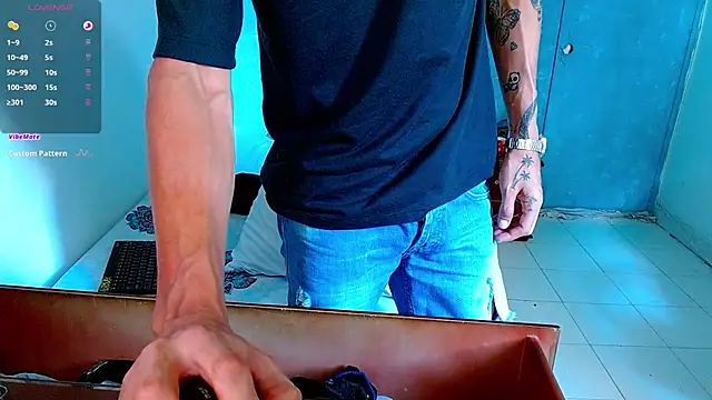 bray hotboy777 online show from February 2025 05:27:01 PM