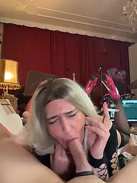 Snapshot of FoxyandTed chatting on February 2026 05:10:02 PM FoxyandTed online show from February 2026 05:10:02 PM