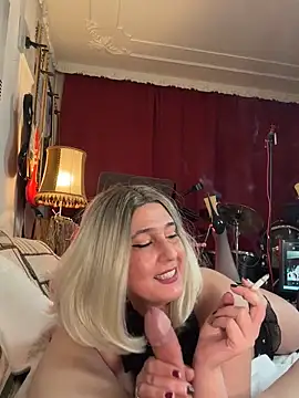 Snapshot of FoxyandTed chatting on February 2026 05:02:02 PM FoxyandTed online show from February 2026 05:02:02 PM