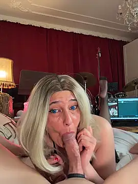 Snapshot of FoxyandTed chatting on March 2026 05:07:01 PM FoxyandTed online show from March 2026 05:07:01 PM