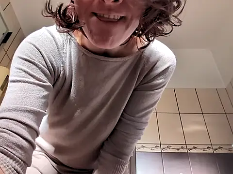 Milky hairy mommy online show from September 2025 06:51:01 AM