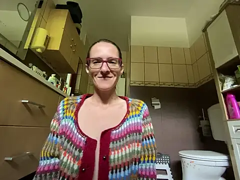 Milky hairy mommy online show from April 2026 11:01:01 AM