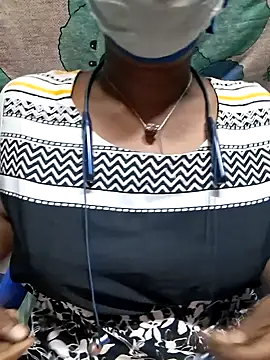 Snapshot of Tamil--Rani chatting on November 2025 01:11:01 PM Tamil--Rani online show from November 2025 01:11:01 PM