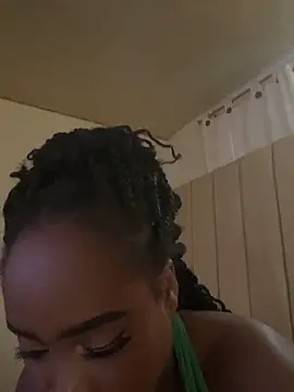 Snapshot of Britanymooree chatting on March 2026 08:14:01 PM Britanymooree online show from March 2026 08:14:01 PM